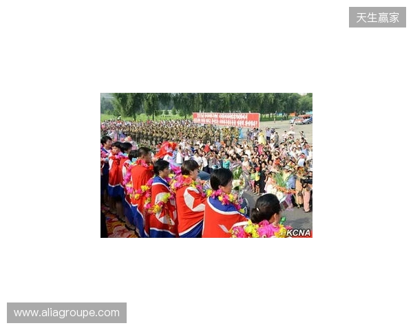 夺得湘超冠军!永州队球员乘坐花车回城,市民夹道欢迎